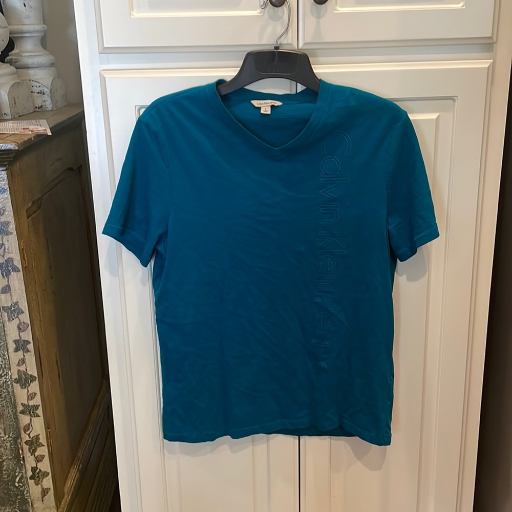 Calvin Klein Jeans V-neck t-shirt size large
